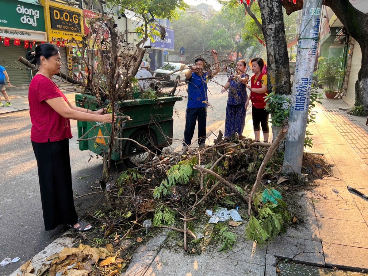 Nhiều địa phương ra quân vệ sinh môi trường, khắc phục hậu quả cơn bão số 3