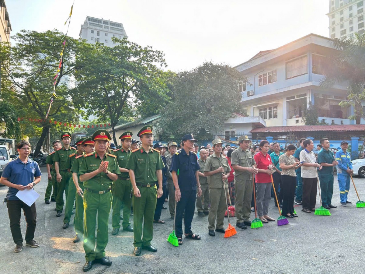 Nhiều địa phương ra quân vệ sinh môi trường, khắc phục hậu quả cơn bão số 3