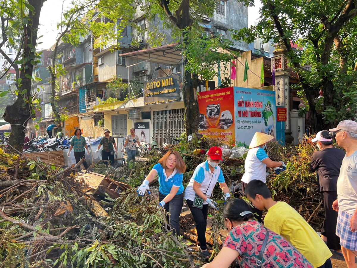 Nhiều địa phương ra quân vệ sinh môi trường, khắc phục hậu quả cơn bão số 3