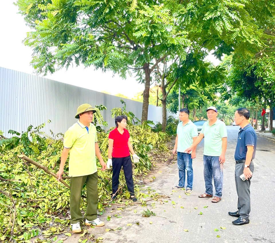 Hà Nội ra quân tổng vệ sinh môi trường khắc phục hậu quả cơn bão số 3