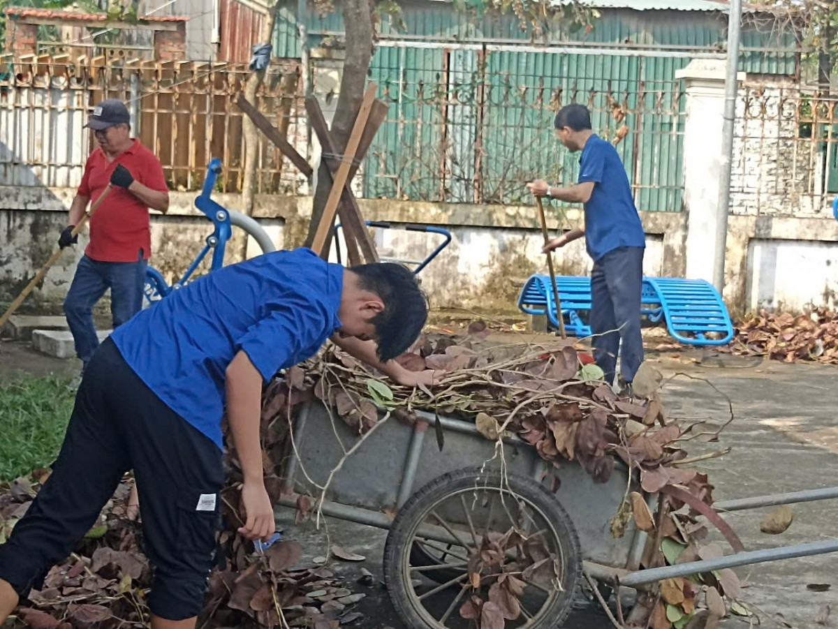 Nhiều địa phương ra quân vệ sinh môi trường, khắc phục hậu quả cơn bão số 3