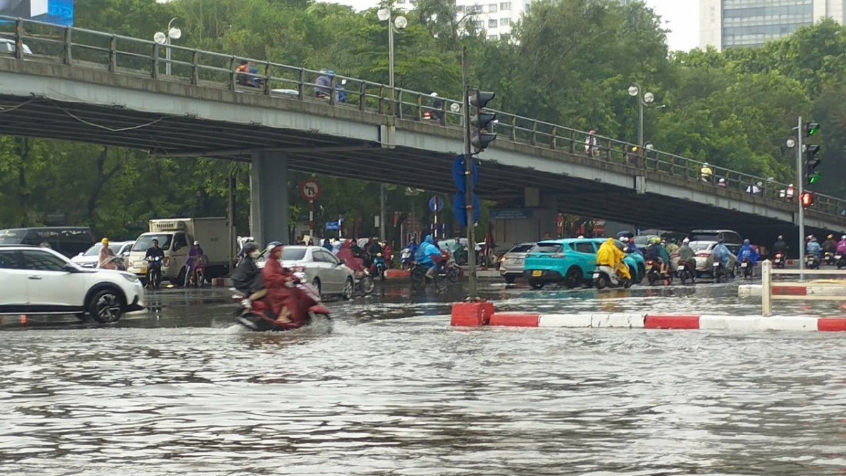 Dự báo thời tiết Hà Nội ngày 18/9: Mưa rào và dông rải rác vào sáng sớm và chiều tối