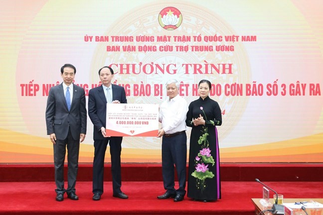 Ban Vận động cứu trợ Trung ương đã tiếp nhận 1.628 tỷ đồng từ các tập thể, cá nhân