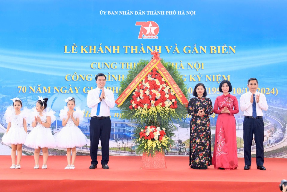 Khánh thành và gắn biển Cung thiếu nhi Hà Nội chào mừng kỷ niệm 70 năm ngày Giải phóng Thủ đô