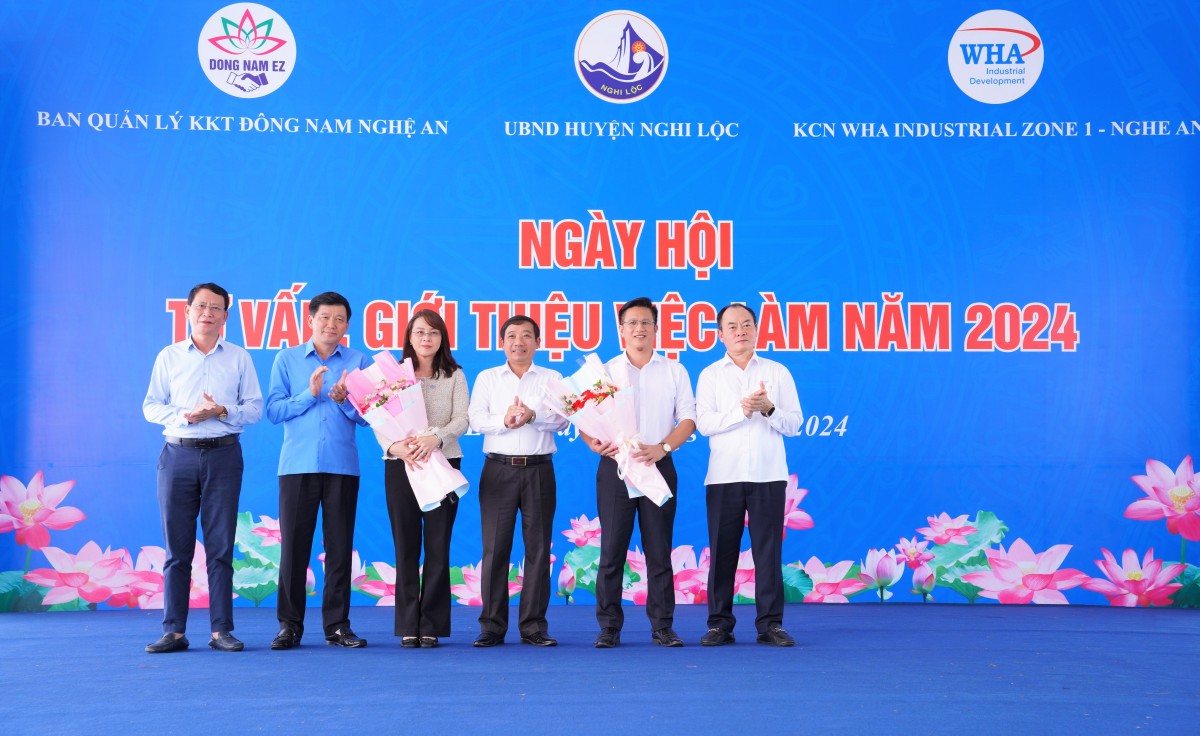 Nghệ An: Sôi nổi Ngày hội tư vấn, giới thiệu việc làm trong KCN WHA và Nam Cấm