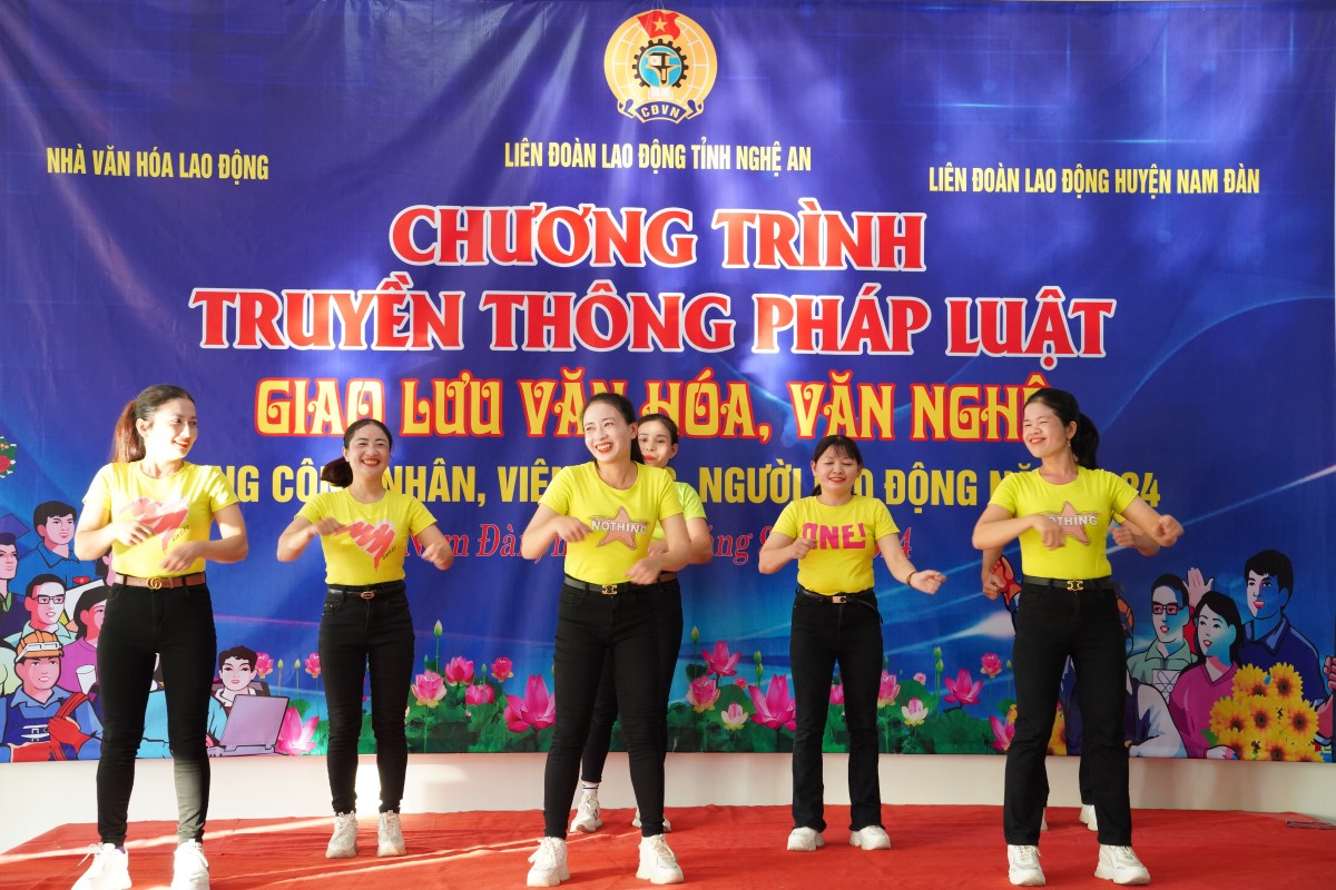 Nghệ An: Truyền thông pháp luật cho CNVCLĐ huyện Nam Đàn