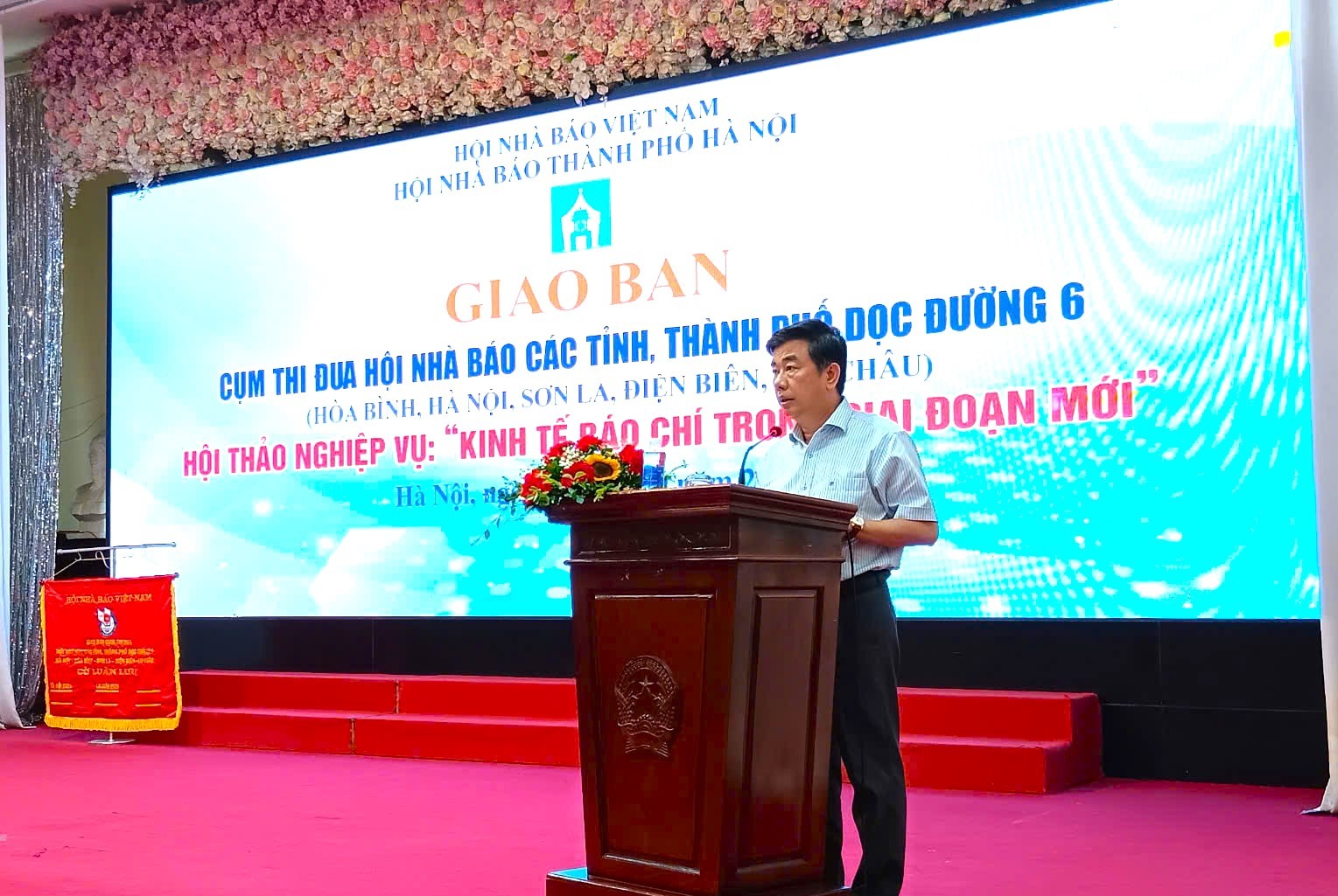 Giao ban Cụm thi đua Hội Nhà báo các tỉnh, thành phố dọc đường 6 và Hội thảo “Kinh tế báo chí trong giai đoạn mới”