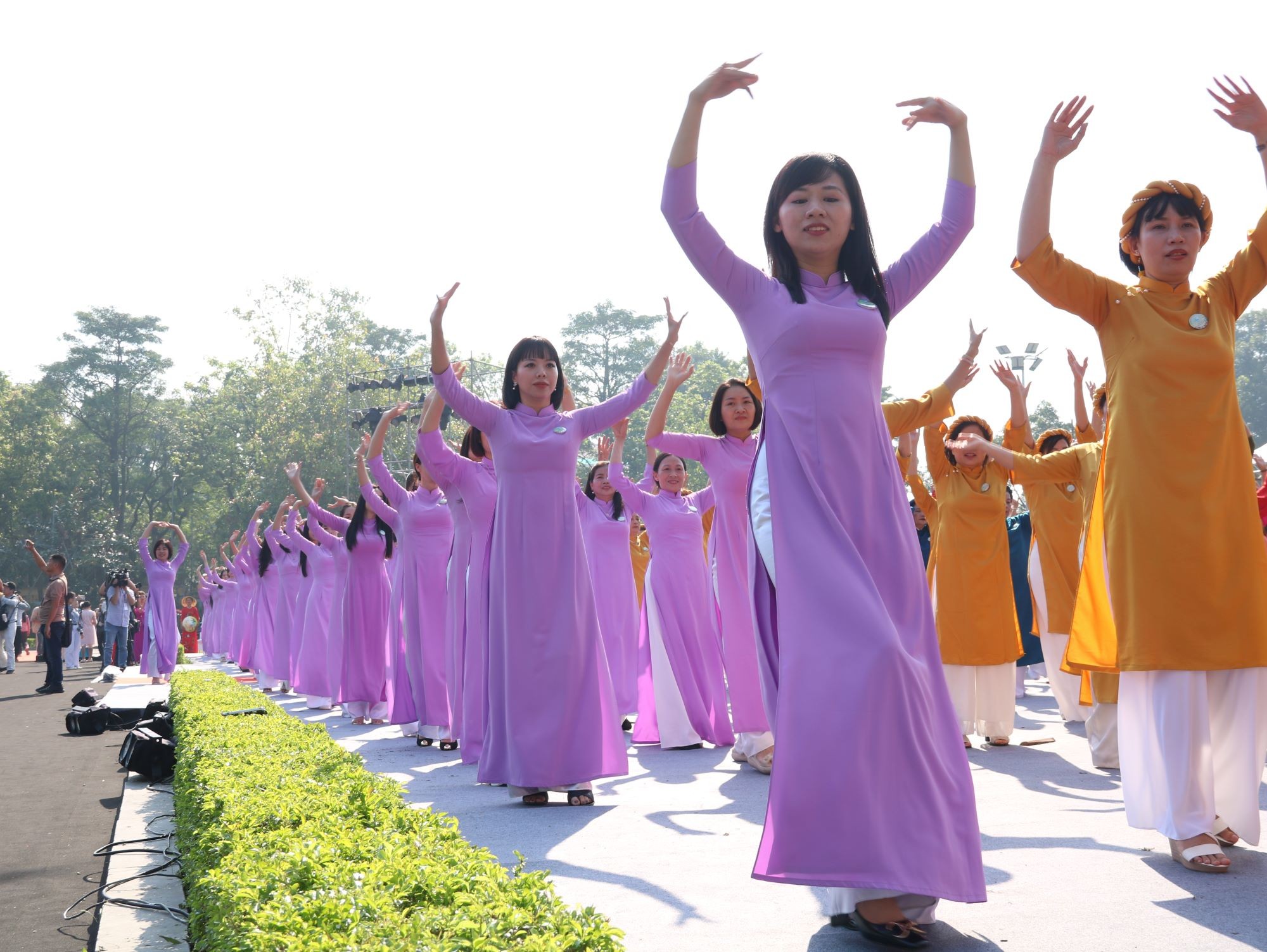 Carnaval Áo dài “Phụ nữ Thủ đô hội nhập và phát triển”