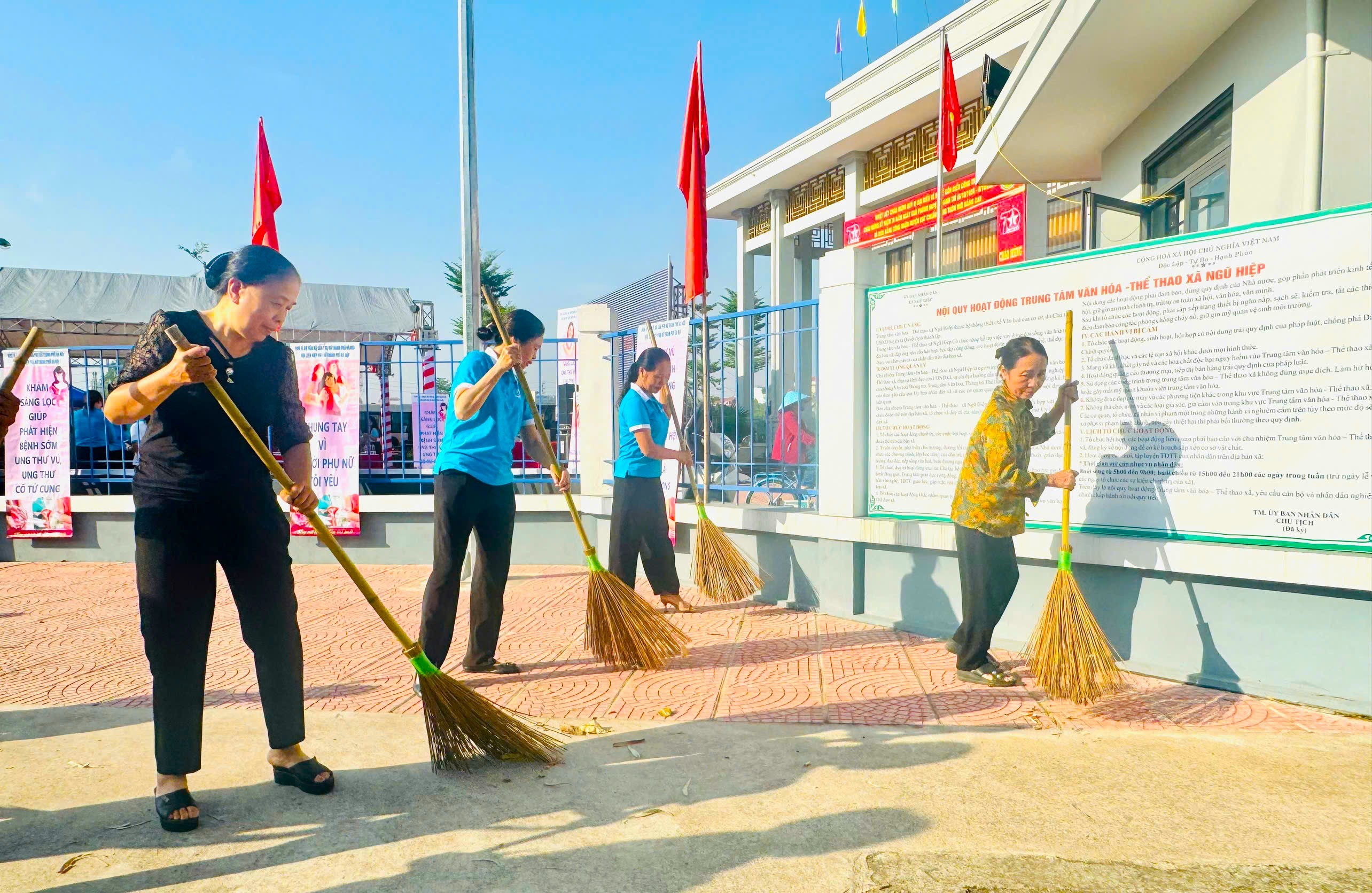 Đoàn viên, người lao động và hội viên phụ nữ Thanh Trì chung tay giữ vệ sinh môi trường