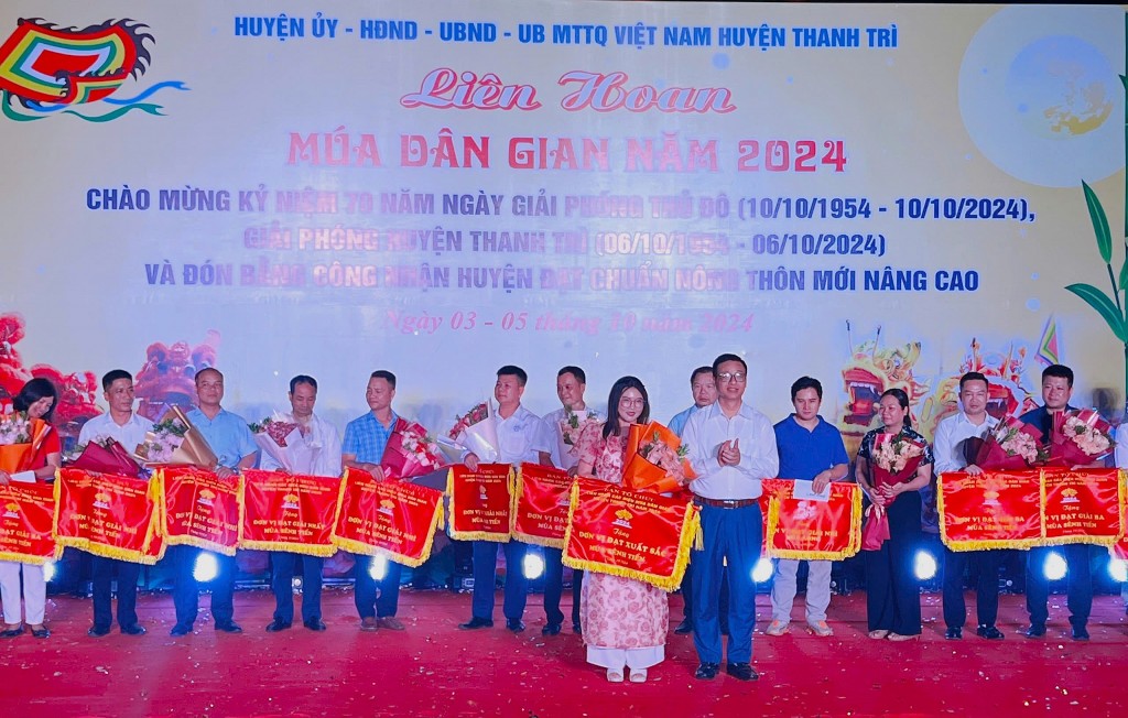 Đặc sắc Liên hoan múa dân gian huyện Thanh Trì