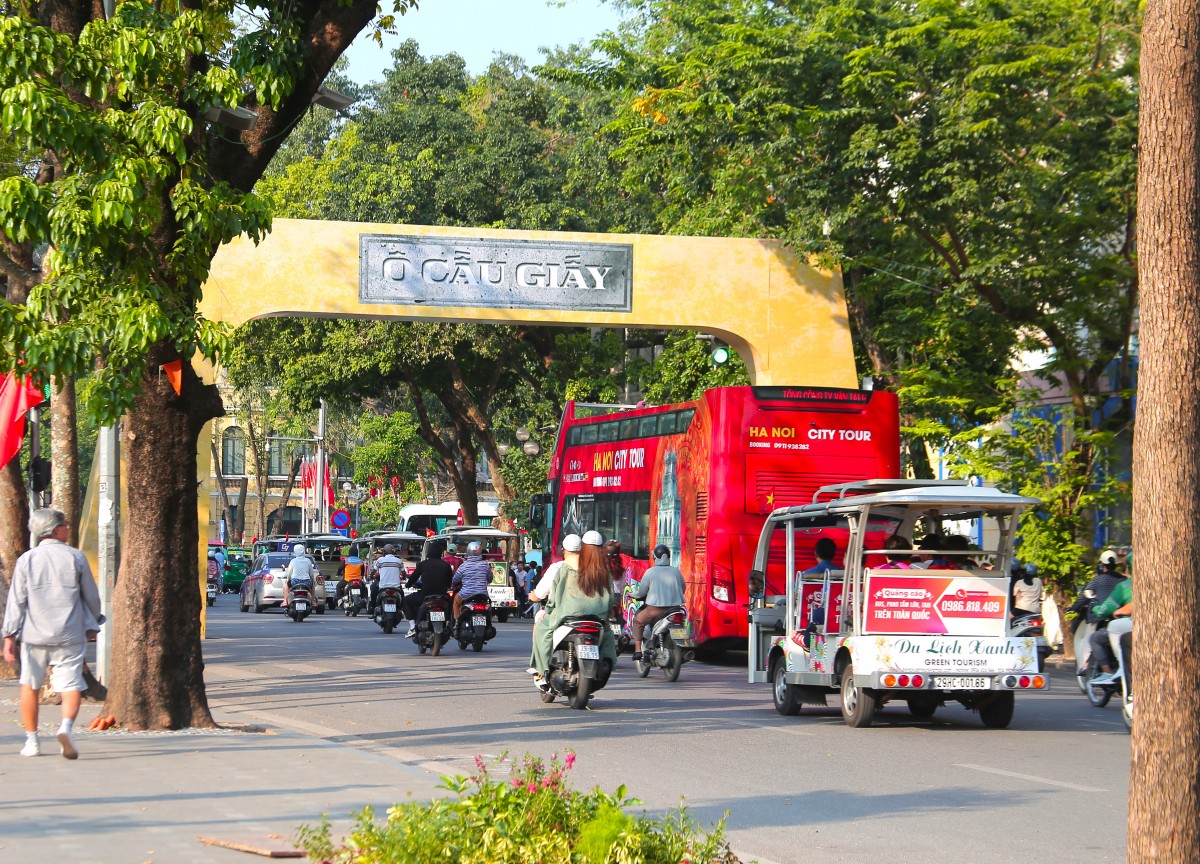 Phố phường Hà Nội náo nức đón ngày Giải phóng Thủ đô