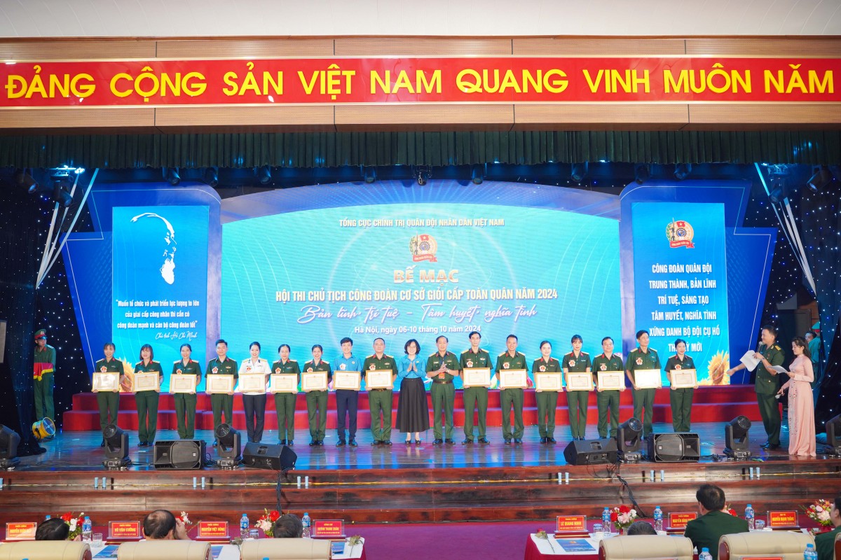 Công đoàn Tân Cảng Sài Gòn đạt giải Xuất sắc trong Hội thi Chủ tịch Công đoàn cơ sở giỏi toàn quân