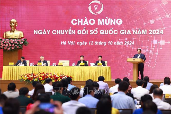 Thủ tướng Phạm Minh Chính: Chuyển đổi số một cách sâu rộng, toàn diện, thực chất và hiệu quả