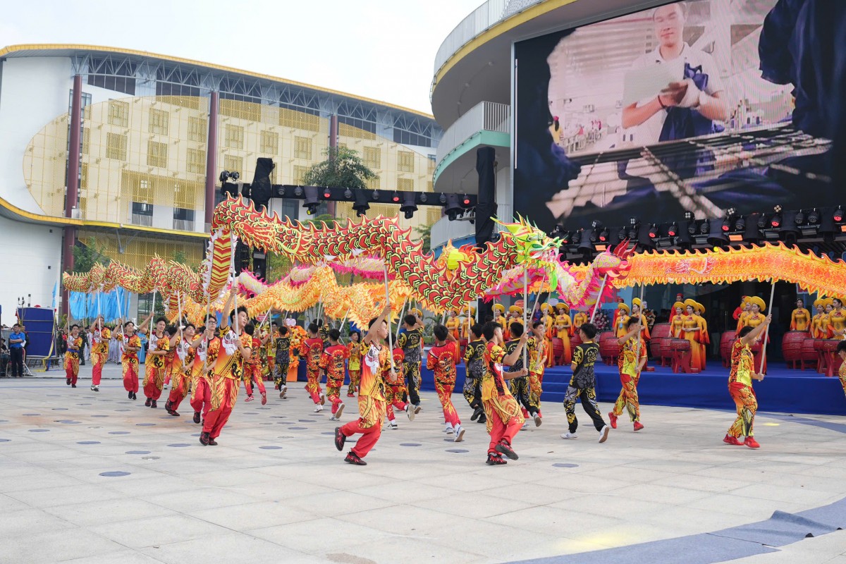 Hàng ngàn thanh niên Thủ đô diễu hành biểu dương lực lượng