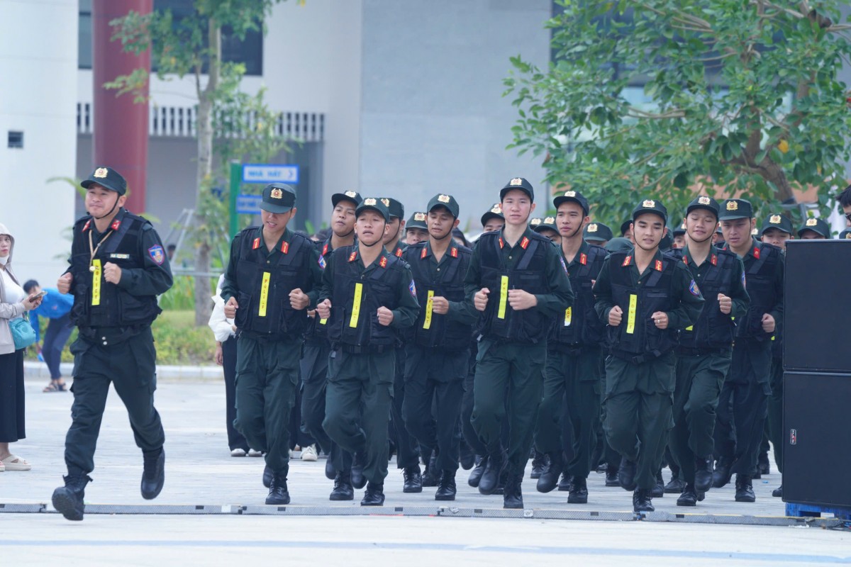 Hàng ngàn thanh niên Thủ đô diễu hành biểu dương lực lượng