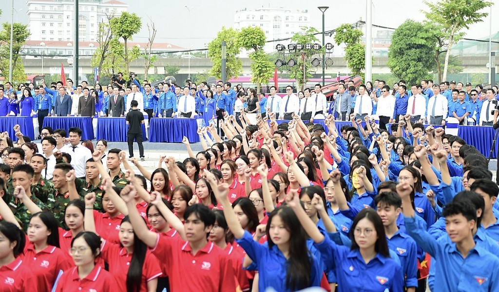 Hàng ngàn thanh niên Thủ đô diễu hành biểu dương lực lượng