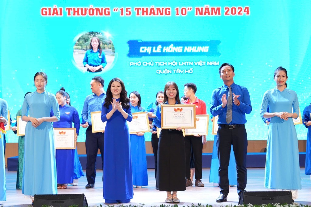 Trao giải thưởng 