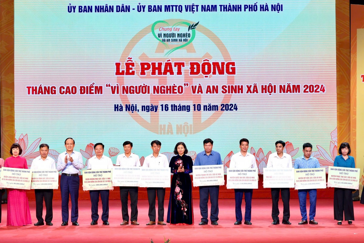 Hà Nội tiếp nhận gần 28 tỷ đồng ủng hộ Quỹ “Vì người nghèo” năm 2024