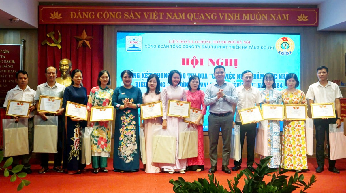 Tôn vinh lao động nữ và gia đình công nhân viên, người lao động UDIC tiêu biểu năm 2024