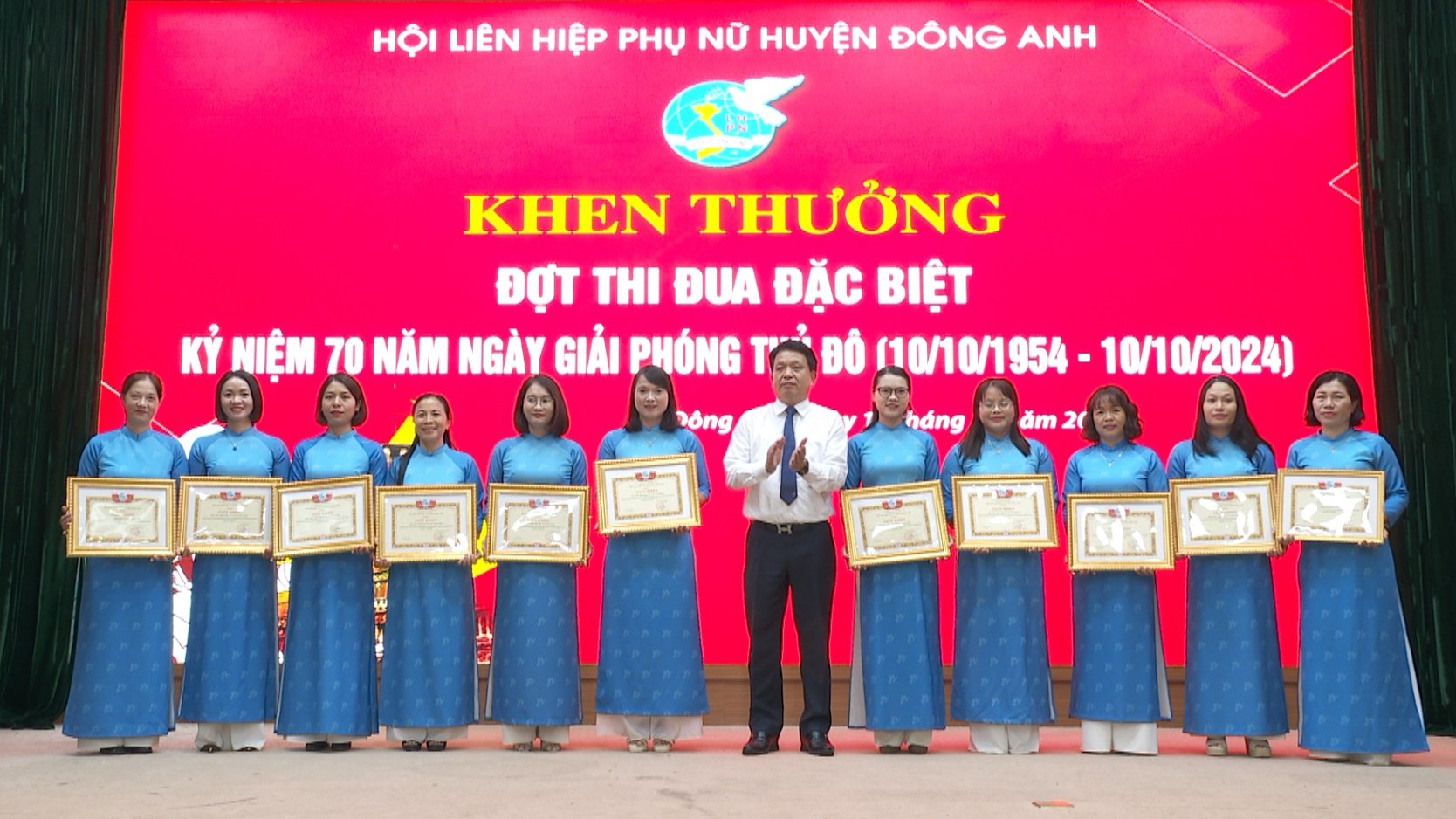 Đông Anh: Khen thưởng các tập thể xuất sắc trong đợt thi đua chào mừng 70 năm Giải phóng Thủ đô