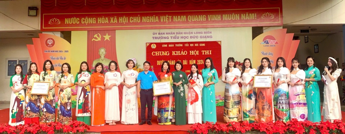 Đoàn viên Công đoàn Trường Tiểu học Đức Giang tôn vinh áo dài Việt