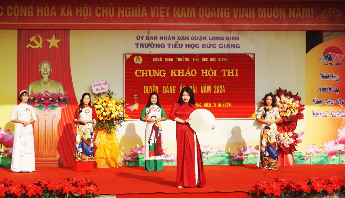 Đoàn viên Công đoàn Trường Tiểu học Đức Giang tôn vinh áo dài Việt