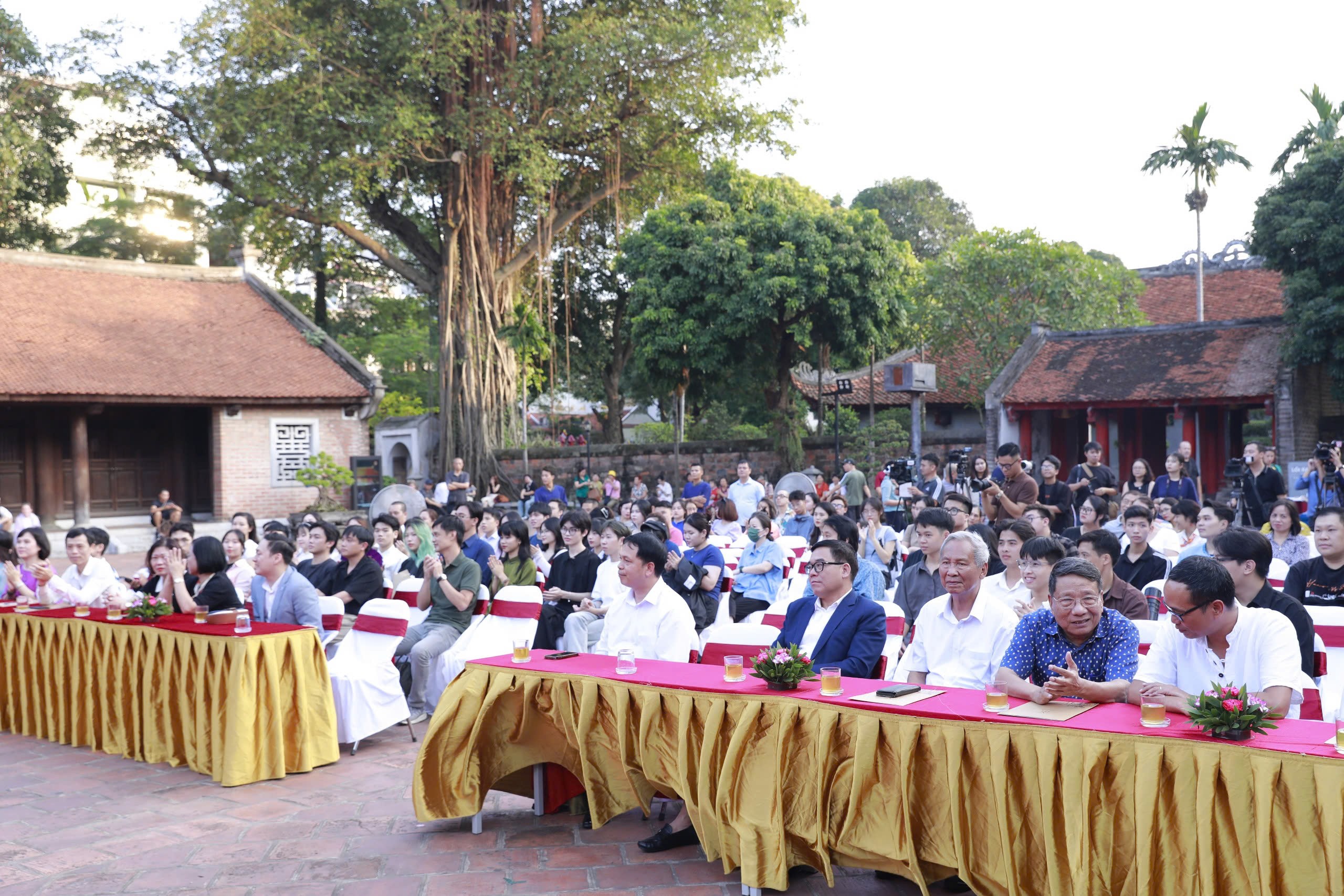 Tiếng vang lịch sử: Khi người trẻ kể chuyện Văn Miếu - Quốc Tử Giám bằng hội họa