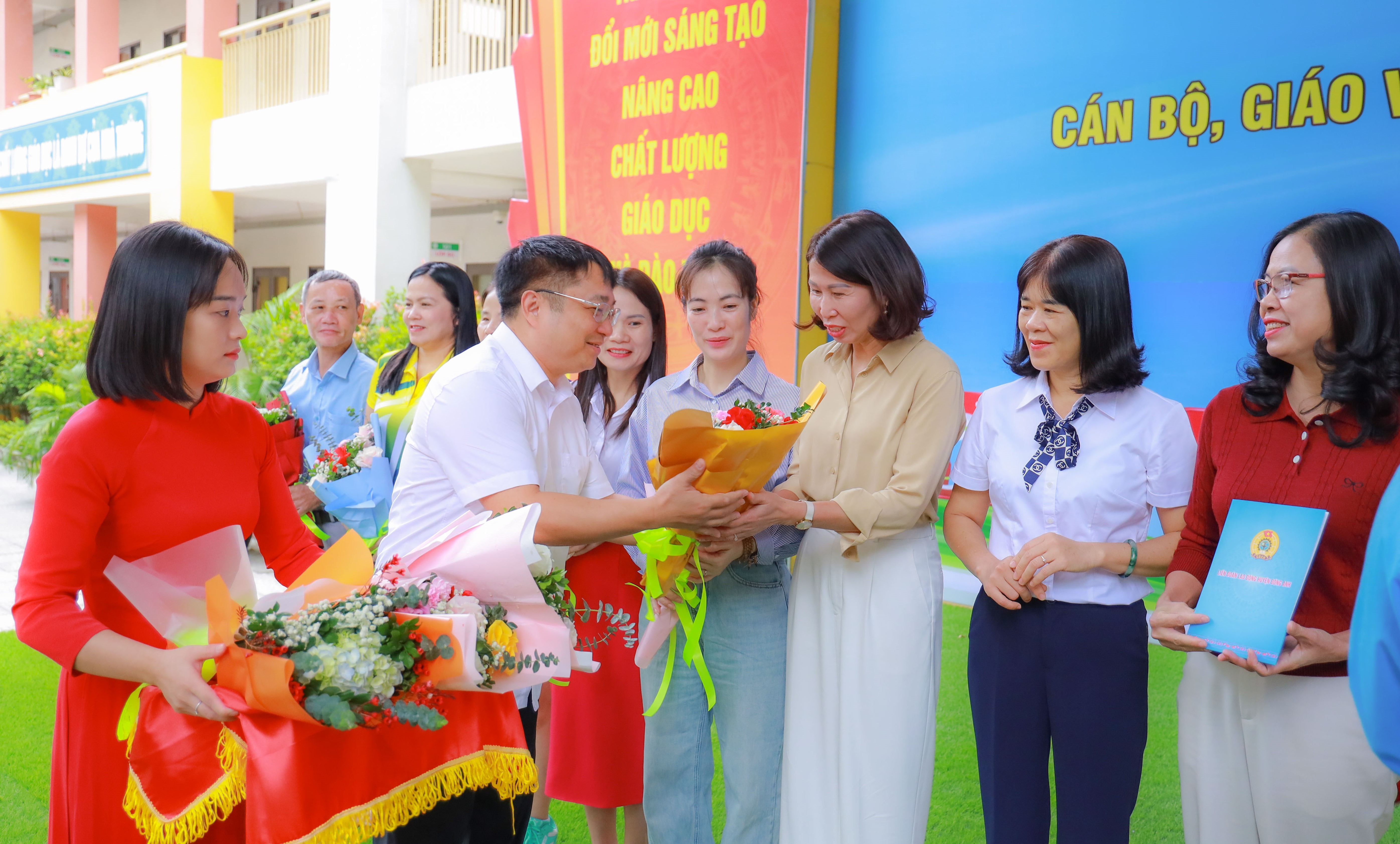 Sôi nổi Hội khỏe Cụm thi đua số 4 Liên đoàn Lao động huyện Đông Anh