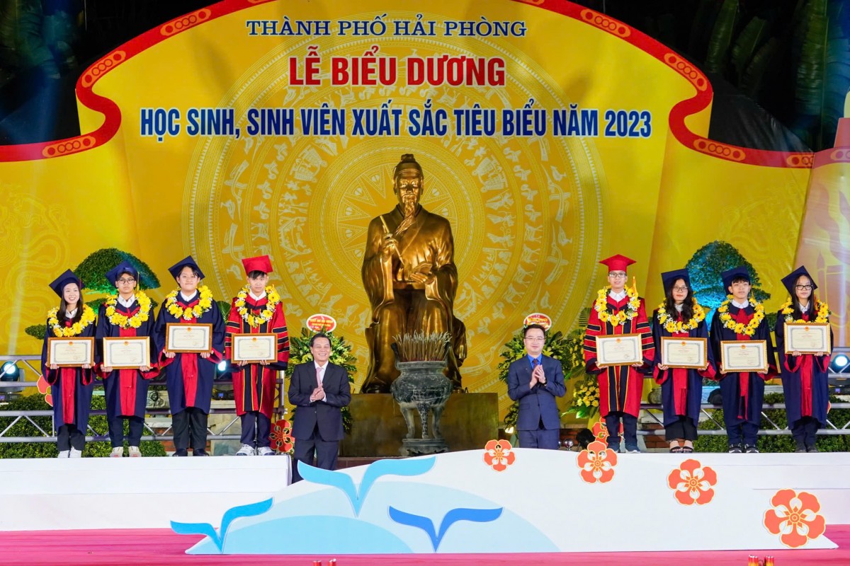 Lễ biểu dương học sinh, sinh viên xuất sắc tiêu biểu thành phố Hải Phòng năm 2024  sẽ diễn ra vào ngày 9/11