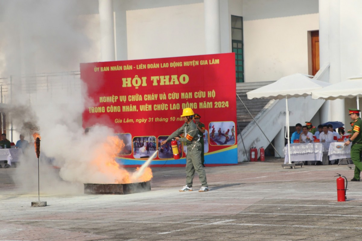 Gia Lâm: Sôi nỏi Hội thao nghiệp vụ chữa cháy, cứu nạn, cứu hộ trong công nhân, viên chức, lao động