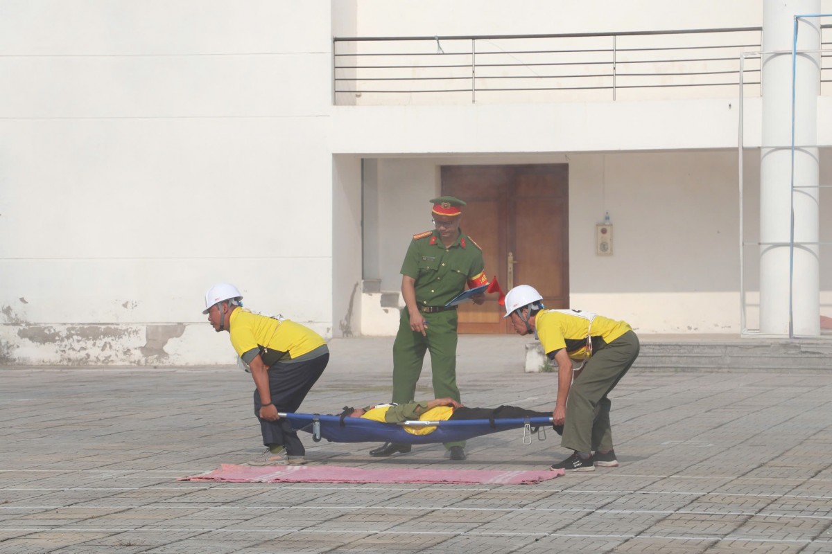 Gia Lâm: Sôi nỏi Hội thao nghiệp vụ chữa cháy, cứu nạn, cứu hộ trong công nhân, viên chức, lao động