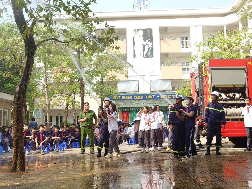 Quận Đống Đa: Chú trọng tuyên truyền công tác chữa cháy tại trường học