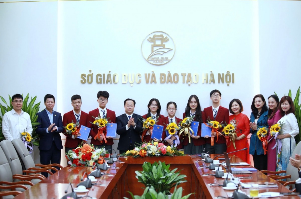 6 học sinh Hà Nội tham dự kỳ thi Olympic khoa học trẻ quốc tế năm 2024