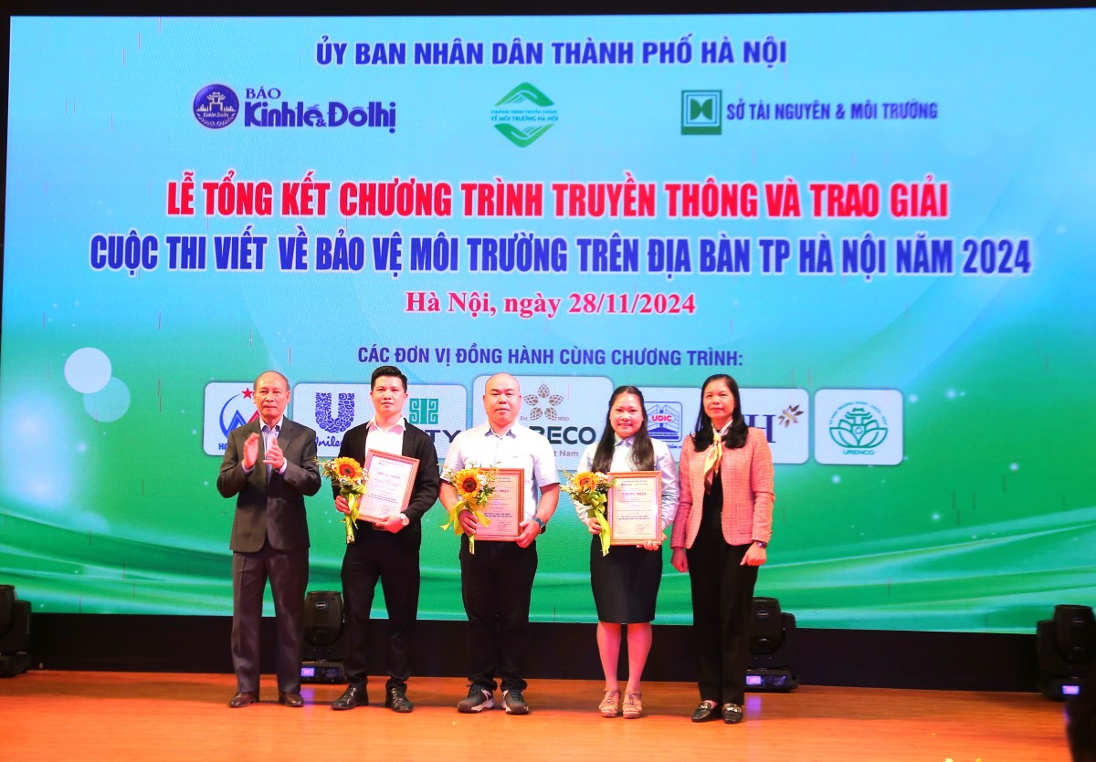 Báo Lao động Thủ đô xuất sắc giành giải Ba cuộc thi viết Bảo vệ môi trường trên địa bàn thành phố Hà Nội