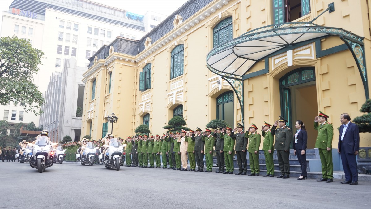 Bảo đảm tuyệt đối an ninh, an toàn cao điểm Tết Nguyên đán