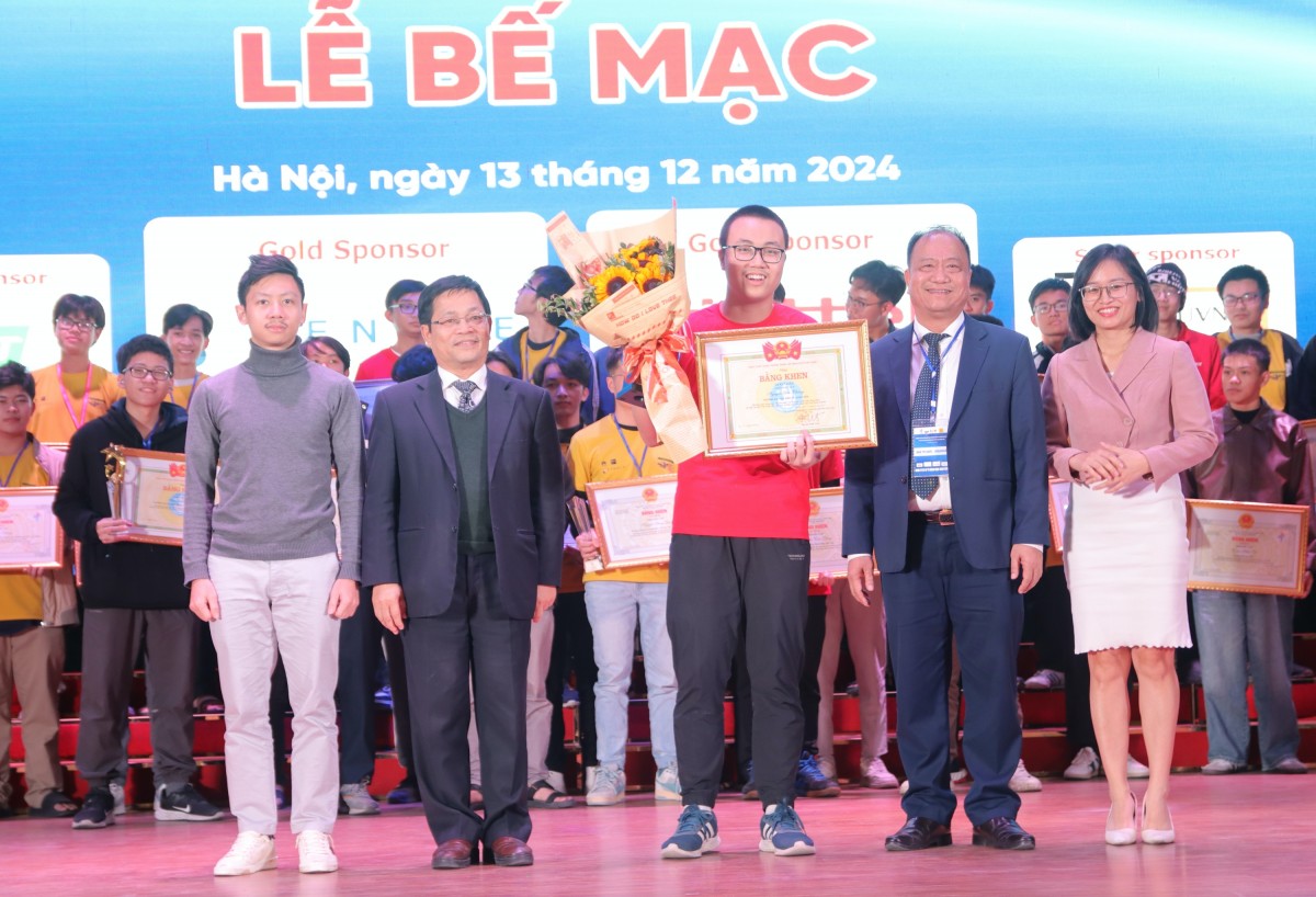 Việt Nam xuất sắc giành 2 Huy chương Vàng tại ICPC Asia Hanoi 2024