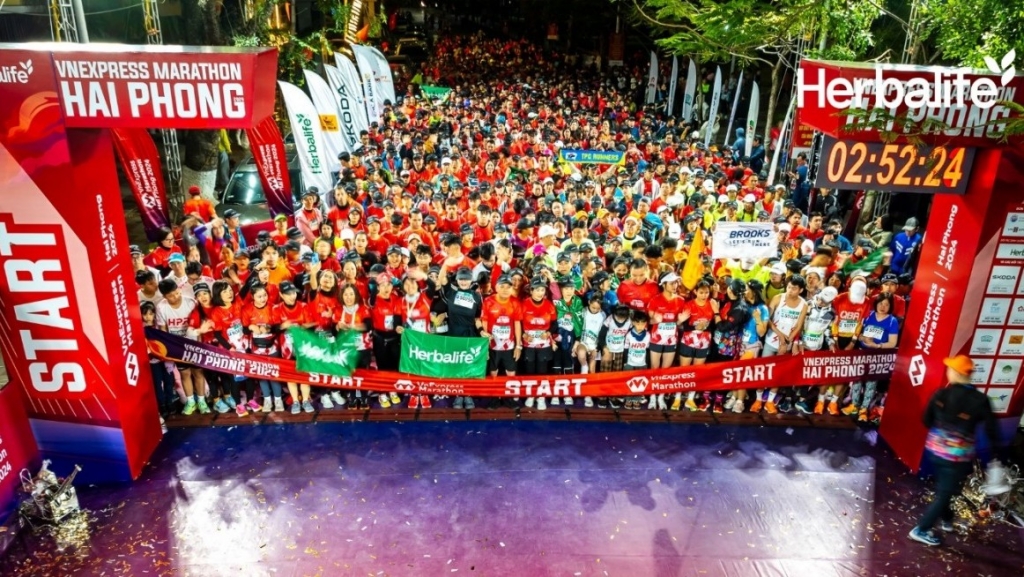 Hơn 10.000 người tham gia VnExpress Marathon Hải Phòng