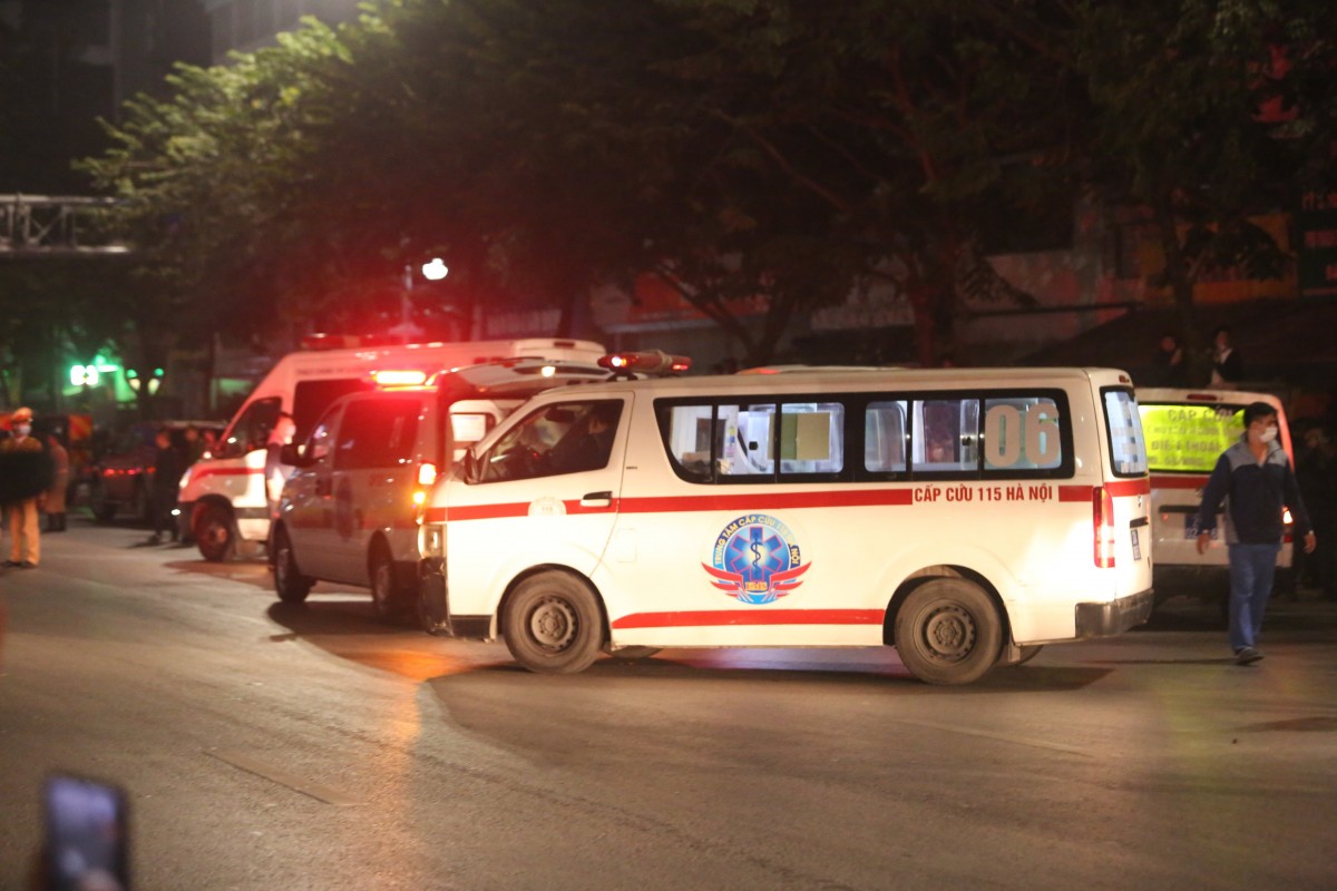 Bí thư Thành ủy Hà Nội Bùi Thị Minh Hoài trực tiếp chỉ đạo cứu hộ, cứu nạn vụ cháy quán hát trên đường Phạm Văn Đồng