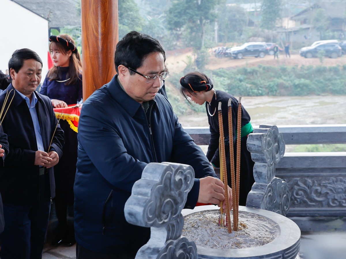 Thủ tướng Phạm Minh Chính dự lễ khánh thành khu tái thiết Làng Nủ