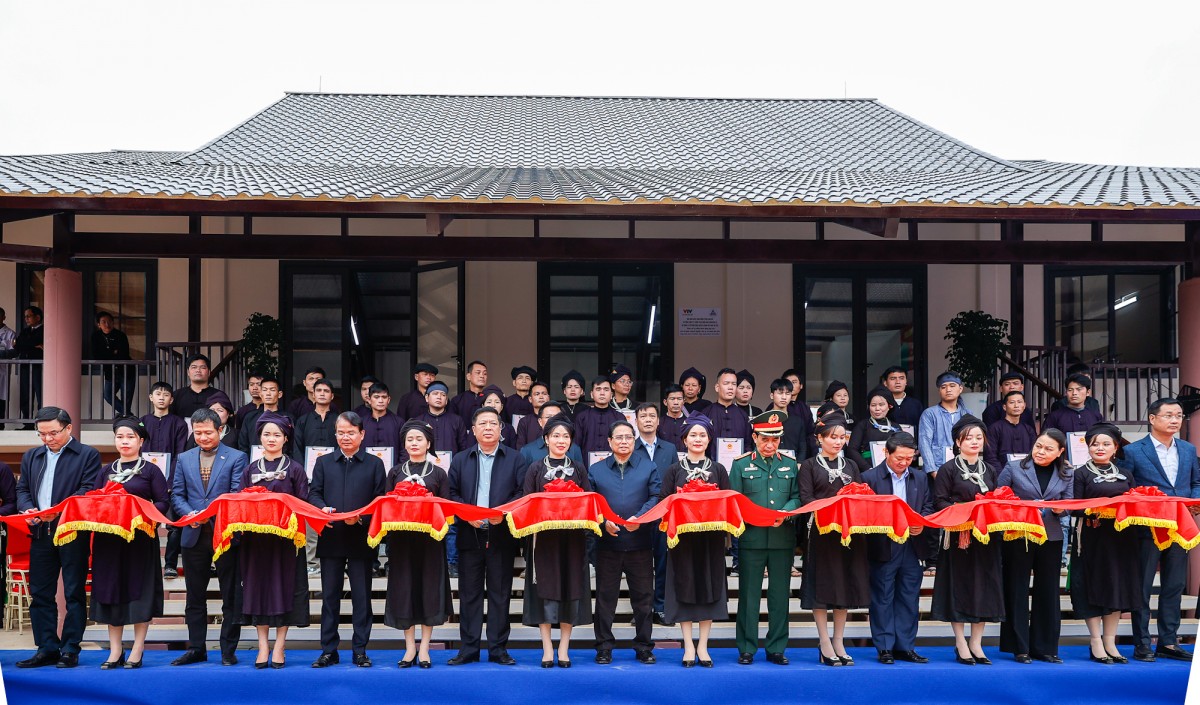 Thủ tướng Phạm Minh Chính dự lễ khánh thành khu tái thiết Làng Nủ