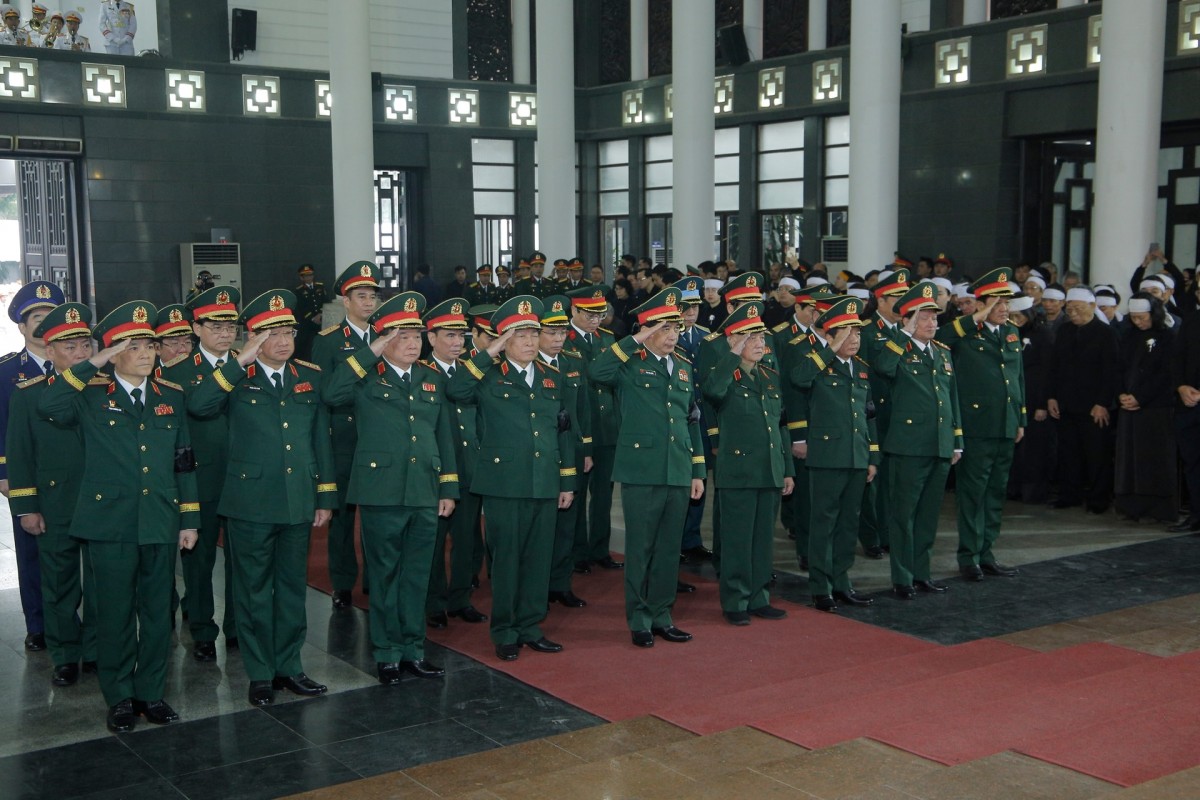 Đoàn Quân ủy Trung ương, Bộ Quốc phòng do Đại tướng Phan Văn Giang, Ủy viên Bộ Chính trị, Phó bí thư Quân ủy Trung ương, Bộ trưởng Bộ Quốc phòng làm trưởng đoàn vào viếng đồng chí Đại tướng Nguyễn Quyết. 