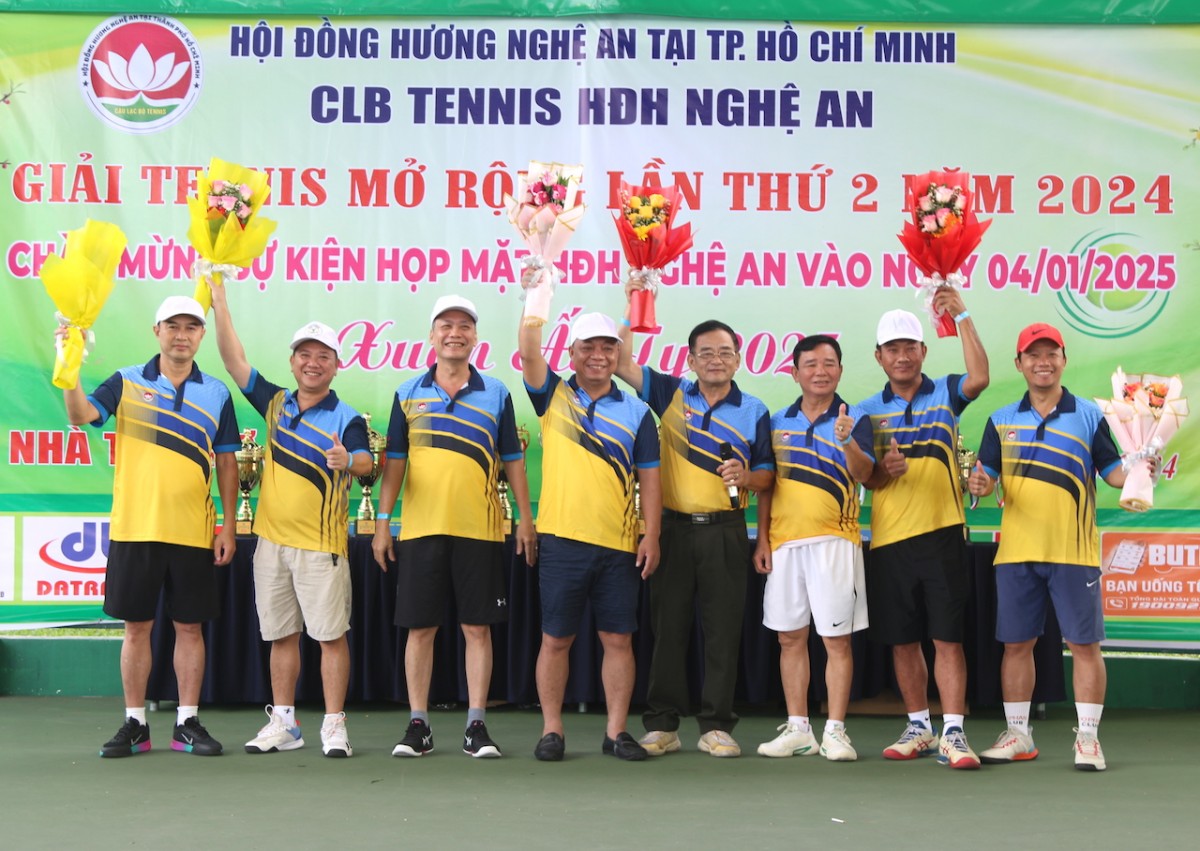 Sôi nổi giải tennis Hội đồng hương Nghệ An tại TP.HCM