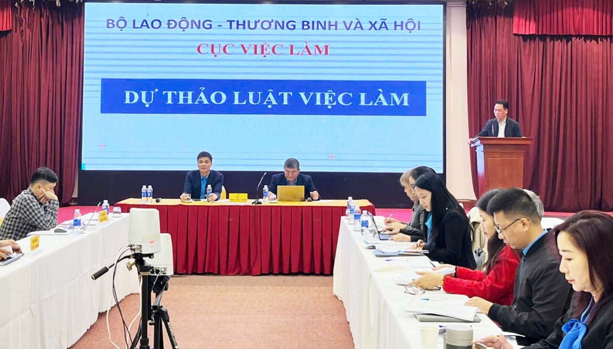 Cán bộ Công đoàn tham gia phản biện dự án Luật Việc làm (sửa đổi)