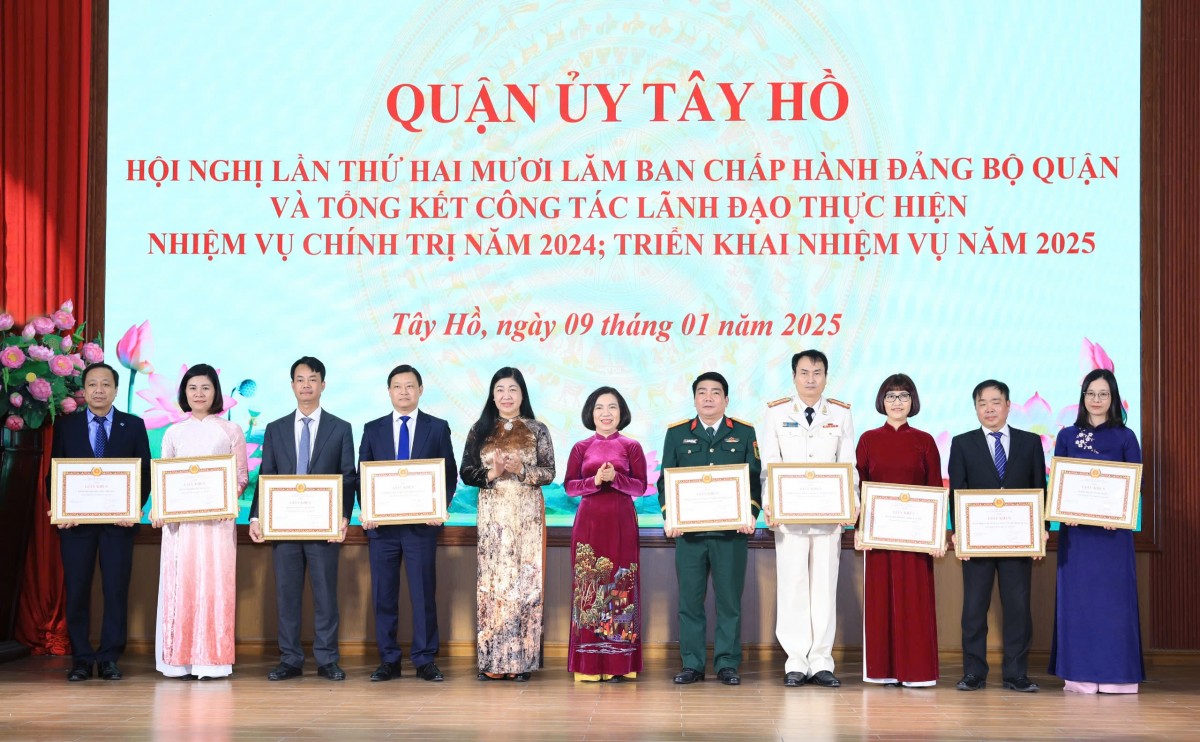 Phát huy nguồn lực sẵn có để phát triển công nghiệp văn hóa trên địa bàn quận Tây Hồ