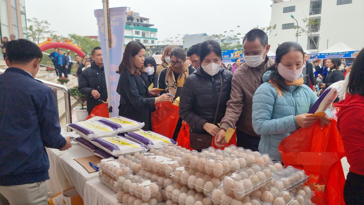 Huyện Ứng Hòa: Chú trọng hoạt động chăm lo, không để đoàn viên nào không có Tết