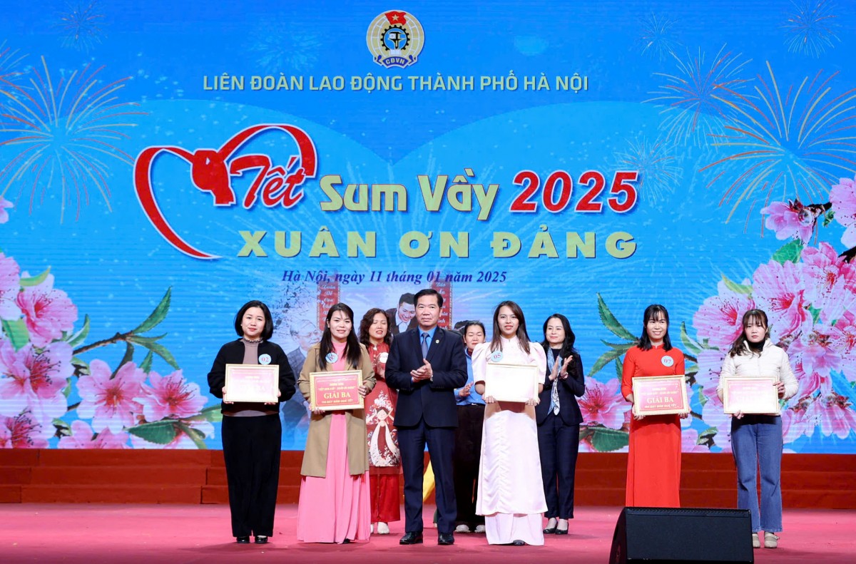 TRỰC TUYẾN: Công nhân, viên chức, lao động Thủ đô vui đón "Tết sum vầy - Xuân ơn Đảng"