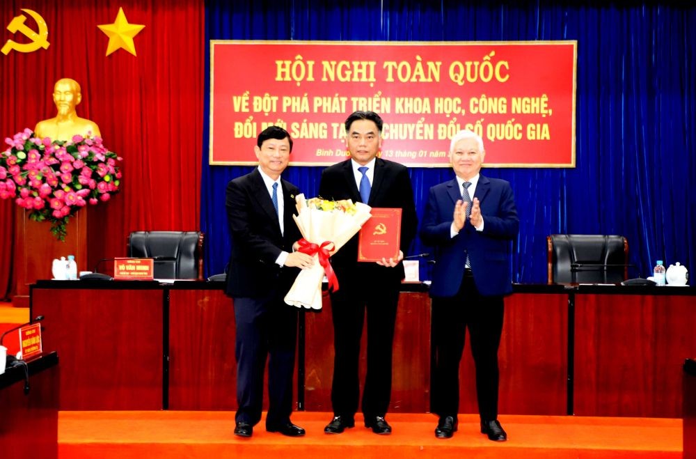 Chuẩn y ông Nguyễn Lộc Hà giữ chức Phó Bí thư Tỉnh ủy Bình Dương