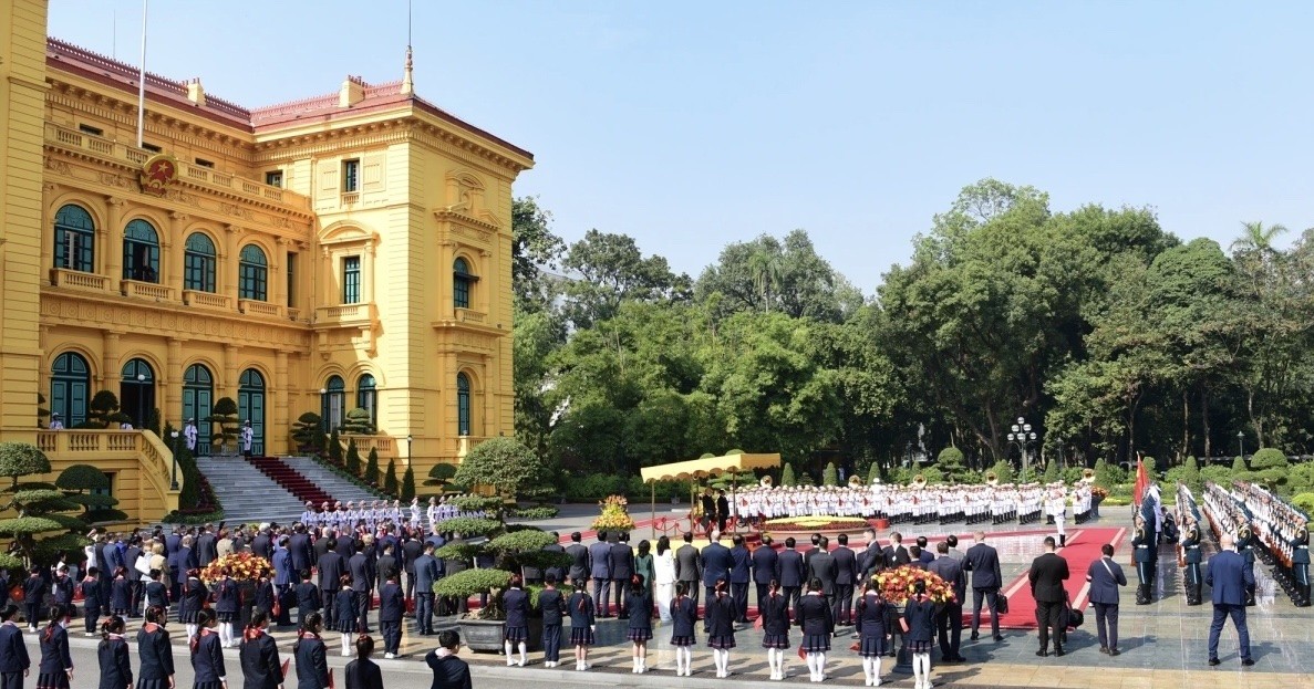 Thủ tướng Phạm Minh Chính chủ trì lễ đón và hội đàm với Thủ tướng Nga