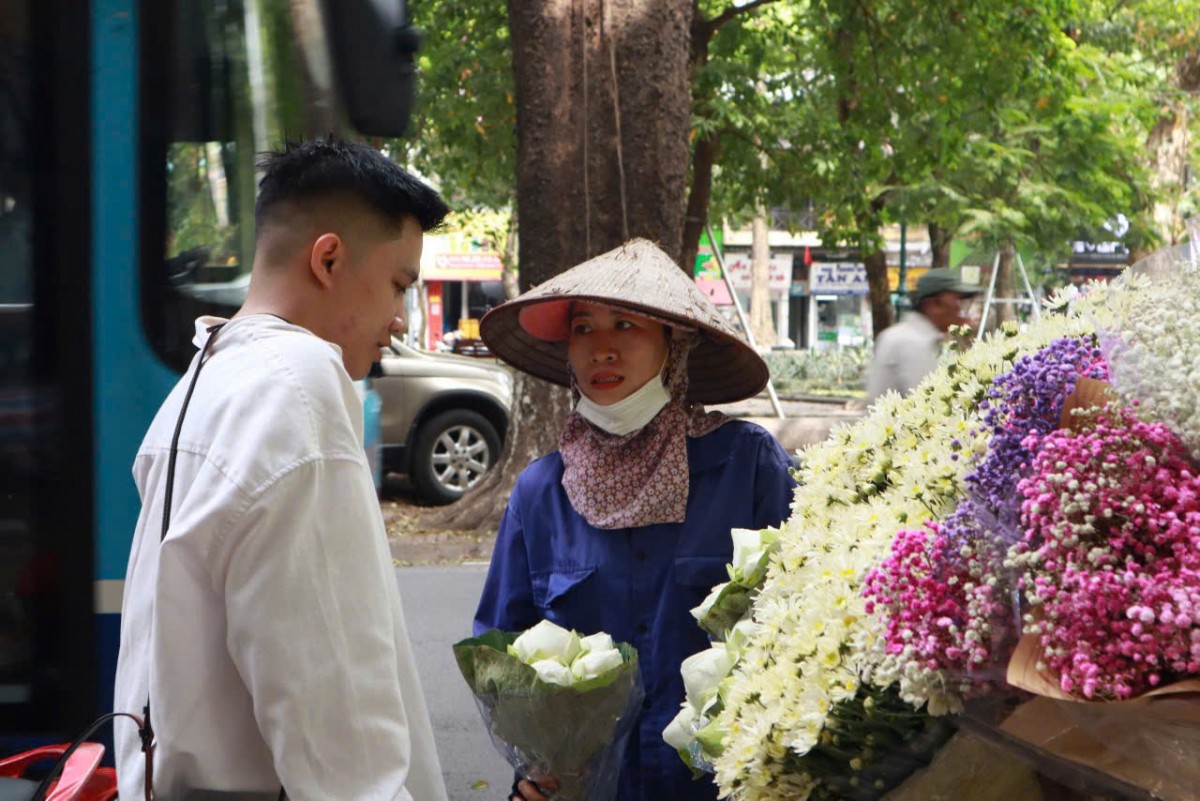 Những gánh hàng hoa