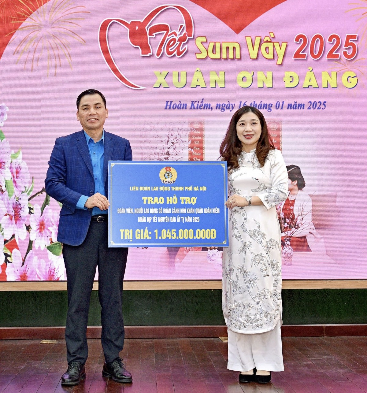 Ấm áp "Tết sum vầy - Xuân ơn Đảng" trong đoàn viên, người lao động quận Hoàn Kiếm